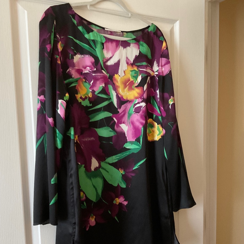 Tahari tunic